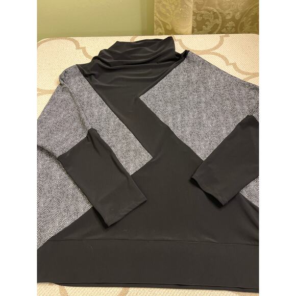 Joseph Ribkoff black/ gray Color-Blocked Top Style - 223043, size 14 - Picture 9 of 9